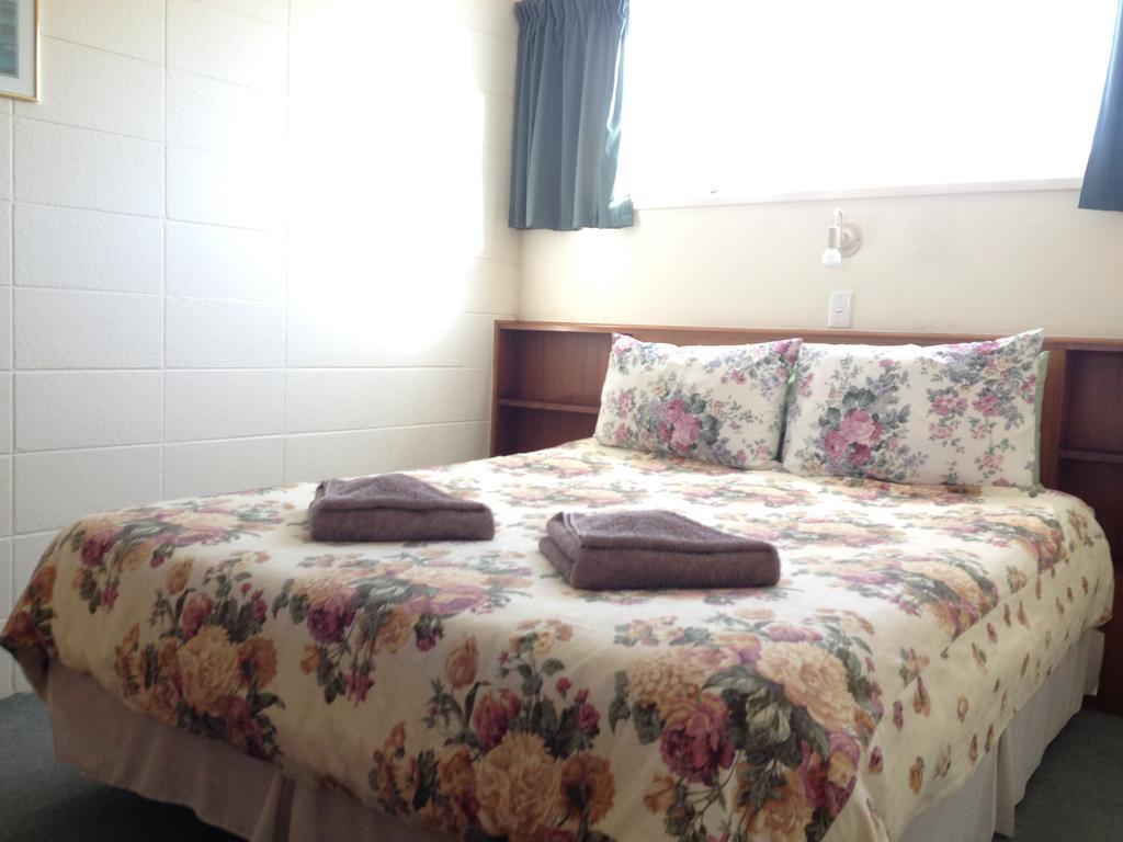 Pineland Motor Lodge Роторуа Стая снимка